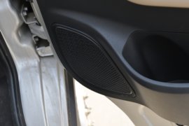 跨越王X3 PLUS EV 电动载货车驾驶室图片