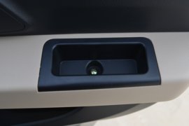 跨越王X3 PLUS EV 电动载货车驾驶室图片
