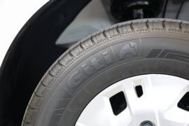 聚星&nbsp;电动封闭厢货底盘图片