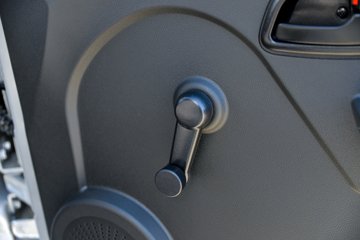 ������Խ��X1 1.2L���� 91���� 4X2 5�� 2.56�׵�����չʽ΢��ͼƬ