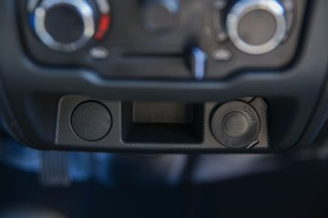 ������Խ��X1 1.2L���� 91���� 4X2 5�� 2.56�׵�����չʽ΢��ͼƬ