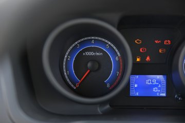������Խ��X1 1.2L���� 91���� 4X2 5�� 2.56�׵�����չʽ΢��ͼƬ