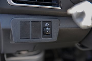 ������Խ��X1 1.2L���� 91���� 4X2 5�� 2.56�׵�����չʽ΢��ͼƬ