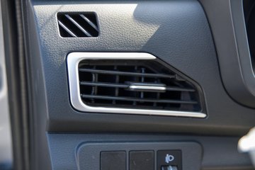 ������Խ��X1 1.2L���� 91���� 4X2 5�� 2.56�׵�����չʽ΢��ͼƬ