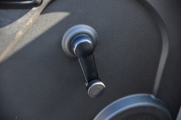 ������Խ��X1 1.2L���� 91���� 4X2 5�� 2.56�׵�����չʽ΢��ͼƬ