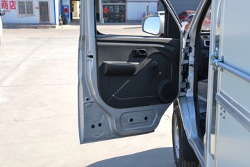 ������Խ��X1 1.2L���� 91���� 4X2 5�� 2.56�׵�����չʽ΢��ͼƬ