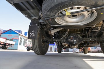 ������Խ��X1 1.2L���� 91���� 4X2 5�� 2.56�׵�����չʽ΢��ͼƬ