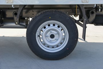 ������Խ��X1 1.2L���� 91���� 4X2 5�� 2.56�׵�����չʽ΢��ͼƬ