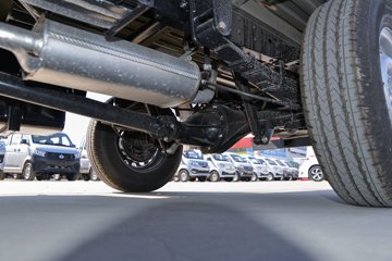 ������Խ��X1 1.2L���� 91���� 4X2 5�� 2.56�׵�����չʽ΢��ͼƬ