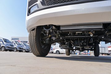 ������Խ��X1 1.2L���� 91���� 4X2 5�� 2.56�׵�����չʽ΢��ͼƬ