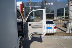 长安跨越者D3 豪华型 1.6L汽油 122马力 蓝黛5档 3.8米单排厢式微卡