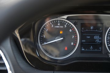 ������Խ��D3 ������ 1.6L���� 122���� ����5�� 3.8�׵�����ʽ΢��ͼƬ