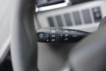 ������Խ��D3 ������ 1.6L���� 122���� ����5�� 3.8�׵�����ʽ΢��ͼƬ