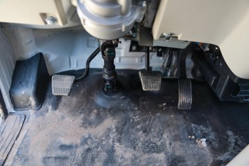 ������Խ��D3 ������ 1.6L���� 122���� ����5�� 3.8�׵�����ʽ΢��ͼƬ