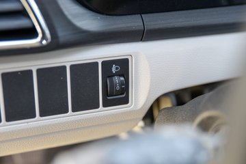 ������Խ��D3 ������ 1.6L���� 122���� ����5�� 3.8�׵�����ʽ΢��ͼƬ