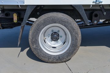 ������Խ��D3 ������ 1.6L���� 122���� ����5�� 3.8�׵�����ʽ΢��ͼƬ