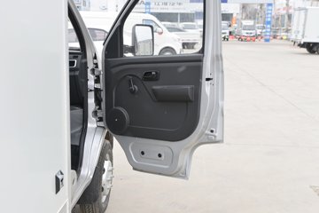 ������Խ��X1 1.6L���� 122���� 5�� 3.035�׵�����ʽ΢��(��˫̥)ͼƬ