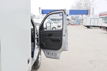 ������Խ��X1 1.6L���� 122���� 5�� 3.035�׵�����ʽ΢��(��˫̥)ͼƬ