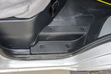 ������Խ��X1 1.6L���� 122���� 5�� 3.035�׵�����ʽ΢��(��˫̥)ͼƬ