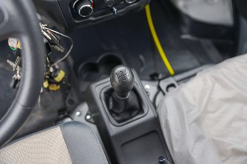 ������Խ��X1 1.6L���� 122���� 5�� 3.035�׵�����ʽ΢��(��˫̥)ͼƬ