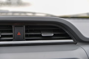 ������Խ��X1 1.6L���� 122���� 5�� 3.035�׵�����ʽ΢��(��˫̥)ͼƬ