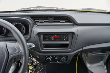 ������Խ��X1 1.6L���� 122���� 5�� 3.035�׵�����ʽ΢��(��˫̥)ͼƬ