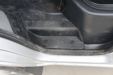 ������Խ��X1 1.6L���� 122���� 5�� 3.035�׵�����ʽ΢��(��˫̥)ͼƬ