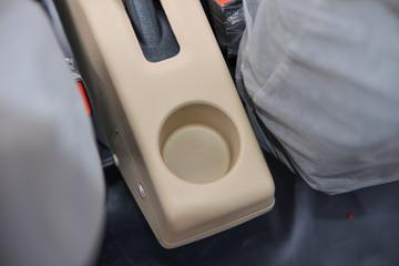 ������Խ ��Խ��V7 ������ 2022�� 122���� 1.6L���� 5�� ��ջ���(����)(�Կ���)ͼƬ