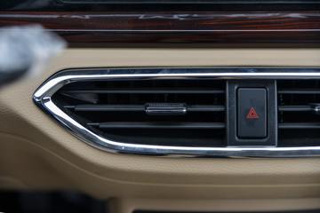 ������Խ ��Խ��V7 ������ 2022�� 122���� 1.6L���� 5�� ��ջ���(����)(�Կ���)ͼƬ