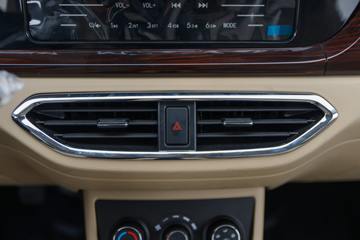 ������Խ ��Խ��V7 ������ 2022�� 122���� 1.6L���� 5�� ��ջ���(����)(�Կ���)ͼƬ