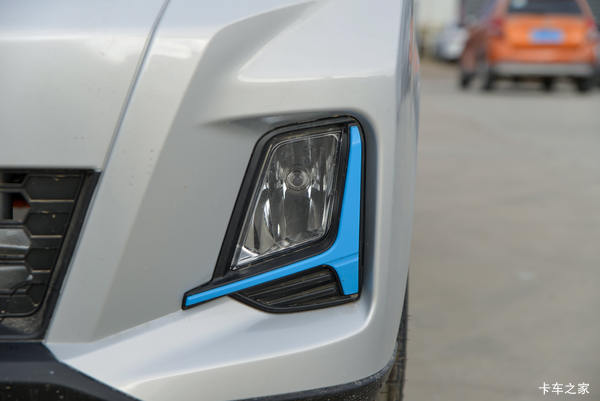 购新豹T3 PLUS EV电动载货车 享高达0.1万优惠