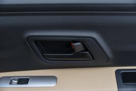 新豹T3 PLUS EV 电动载货车驾驶室图片