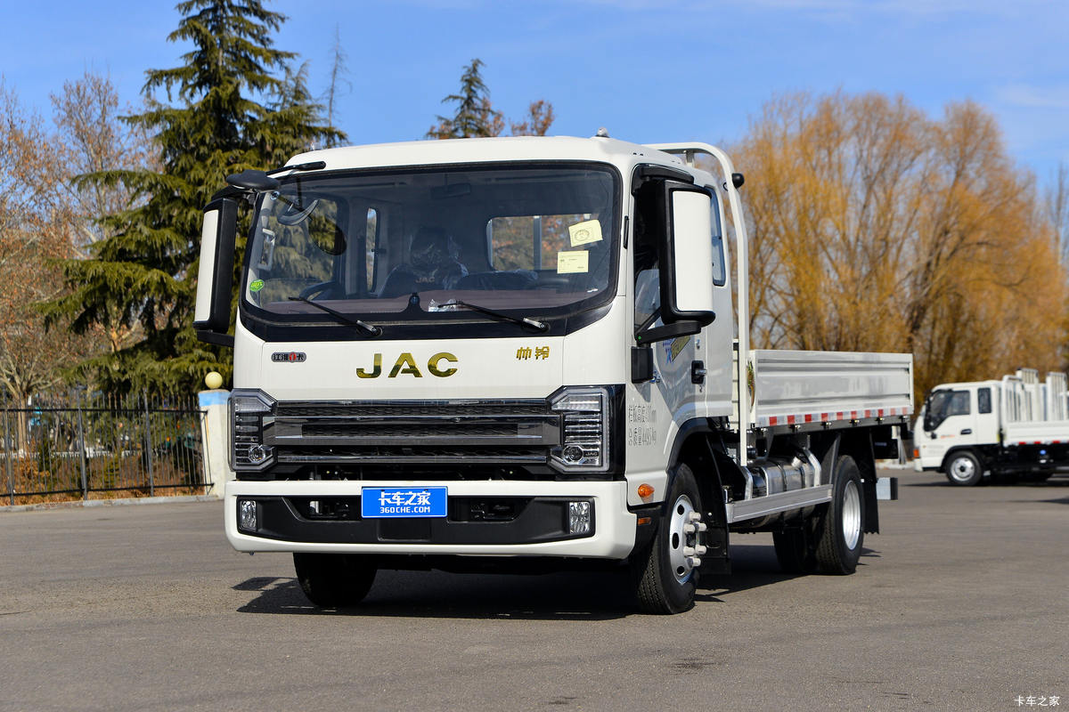 江淮帅铃S9 4.5L柴油 220马力 法士特10档 5.4米栏板载货车