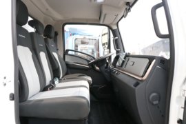 T5&nbsp;电动冷藏车驾驶室图片