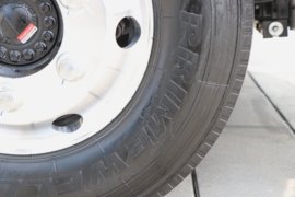 T5&nbsp;电动冷藏车底盘图片