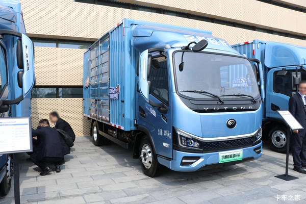 宇通轻卡T5 金刚版 气刹 4.2米单排纯电动厢式轻卡 深澜155kWh