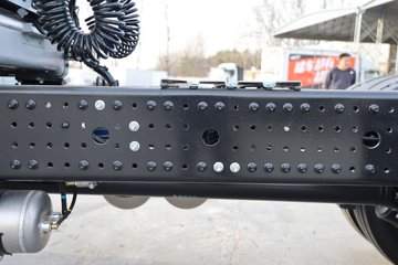  ŷGTL  530 6X4 LNGԶǣͼƬ