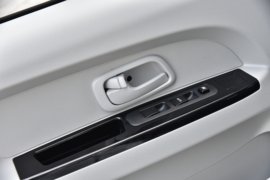 好运&nbsp;电动封闭厢货驾驶室图片