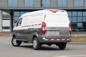 SRM��Դ�º�ʨX30L 2025�� �Ƹ��� 1.6L���� 123���� 2�� ��ջ���ͼƬ