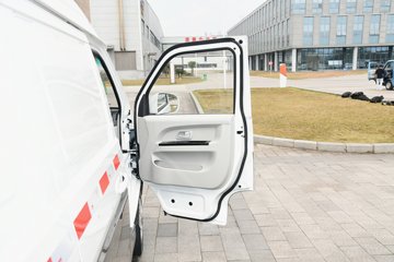 SRM��Դ�º�ʨX30L 2025�� �Ƹ��� 1.6L���� 123���� 2�� ��ջ���ͼƬ