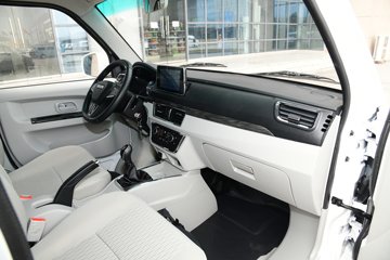 SRM��Դ�º�ʨX30L 2025�� �Ƹ��� 1.6L���� 123���� 2�� ��ջ���ͼƬ