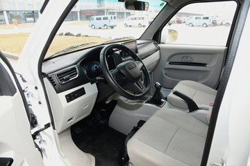 SRM��Դ�º�ʨX30L 2025�� �Ƹ��� 1.6L���� 123���� 2�� ��ջ���ͼƬ