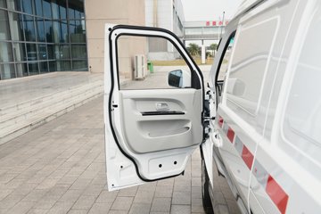 SRM��Դ�º�ʨX30L 2025�� �Ƹ��� 1.6L���� 123���� 2�� ��ջ���ͼƬ