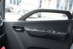 时代领航S1 2L CNG 127马力 东安5档 3.94米排半栏板式微卡