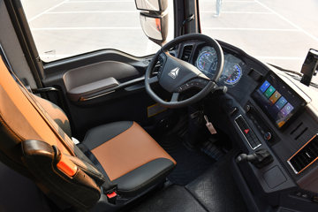 �й����� HOWO TX7 �콢�� 7.4L���� 330���� 4X2 �й�����12�� 6.8�ײ�դʽ�ػ���ͼƬ