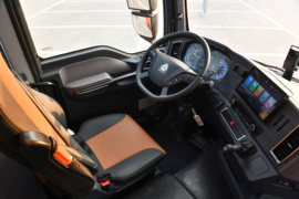 HOWO TX7 PRO&nbsp;载货车驾驶室                                               图片