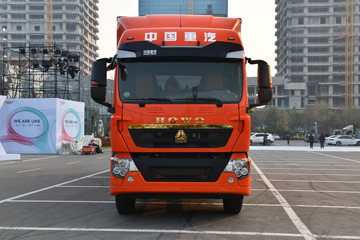 重汽豪沃 HOWO TX7 PRO 旗舰版 330马力 4X2 AMT自动档 6.8米冷藏车