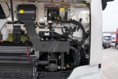 东风商用车 天锦KR PLUS 280马力 4X2 6.8米LNG厢式载货车