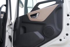 东风商用车 天锦KR PLUS 280马力 4X2 6.8米LNG厢式载货车