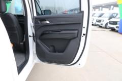 江铃 宝典 2025款 2.5T柴油 160马力 自动两驱 标轴双排皮卡